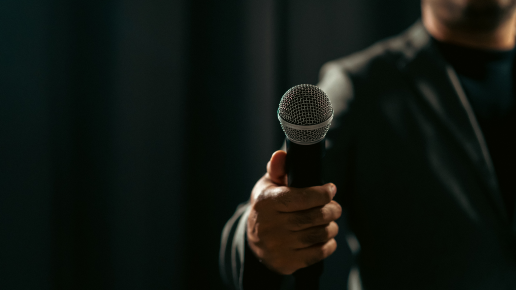 Jak wykorzystać TED Talks do nauki języka angielskiego? 4 Praktyczne porady i techniki